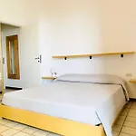I Bagni 36 - Piazza Marconi Fronte Mare con Piscina - Immobil Relax