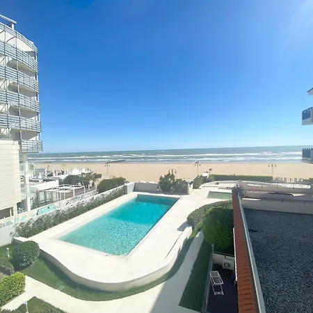 Appartamento I Bagni 36 - Piazza Marconi Fronte Mare Con Piscina - Immobil Relax Lido di Jesolo